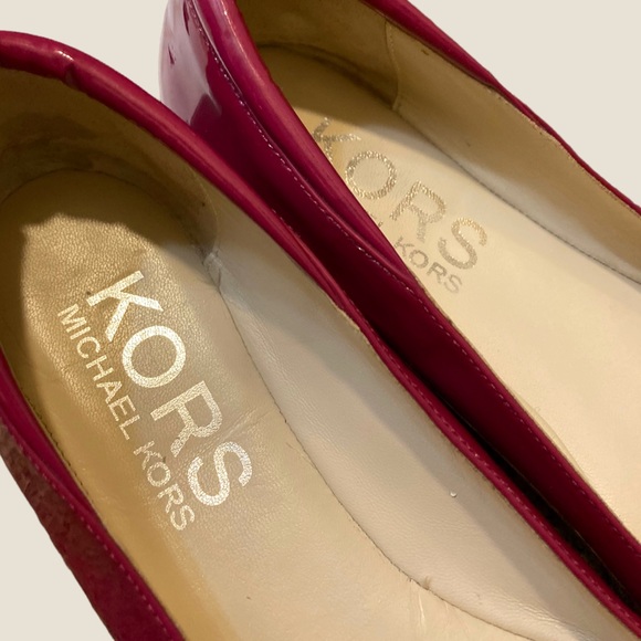 EUC 💗 Michael Kors Patent Cork Cap Toe Flats - Picture 5 of 7